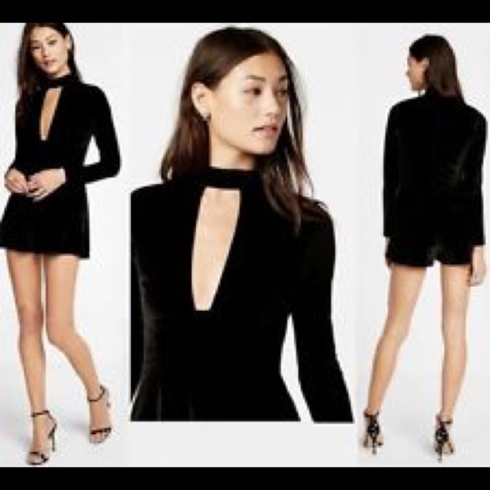 Black velvet romper Express- size small NWT